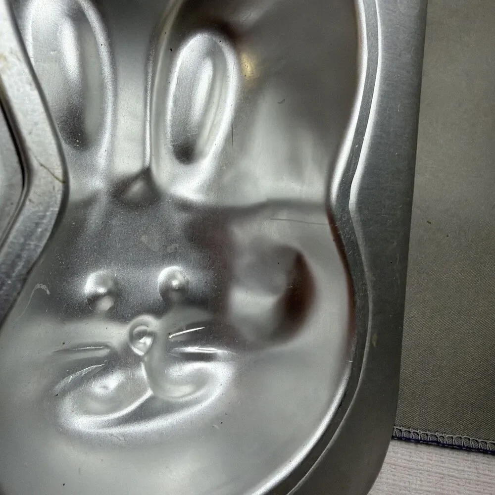 Lot of 3 Wilton Cake Pans Bunny Teddy Bear New Bumblebee/Ladybug Novelty Mold